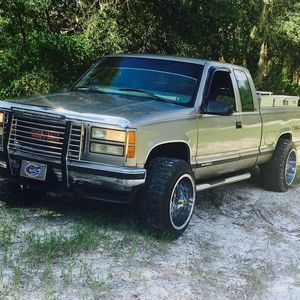 Meet your Posher, Levi